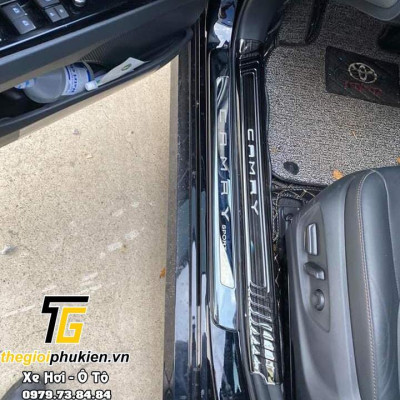 Bộ Ốp bậc cửa, Nẹp bước chân Toyota Camry 2019 - Mẫu Titan