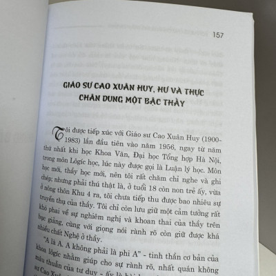 BỐN MƯƠI LĂM CHÂN DUNG THẦY VÀ BẠN - Phong Lê - NXB Chính Trị Quốc Gia Sự Thật.