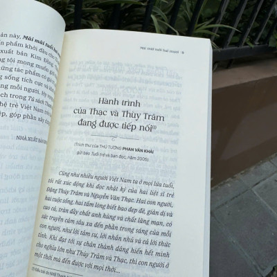 MÃI MÃI TUỔI HAI MƯƠI - NHẬT KÝ THỜI CHIẾN VIỆT NAM – Đặng Vương Hưng sưu tầm, giới thiệu – NXB Kim Đồng