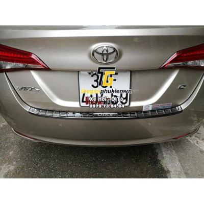 Combo ỐP BẬC CỐP VÀ BẬC CỬA xe Toyota Vios 2019 vân Titan