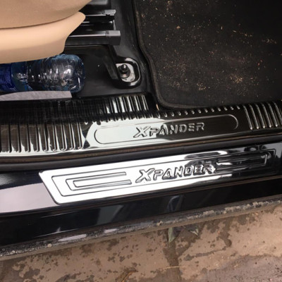  Bộ Ốp bậc cửa, Nẹp bước chân Titan dành cho xe Mitsubishi Xpander - Bên ngoài