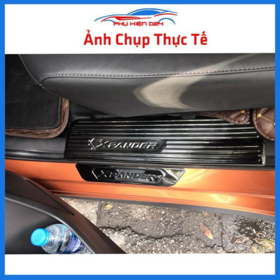 Bộ ốp bậc cửa trong ngoài nẹp bước chân Xpander 2019 vân Titan chống trầy trang trí xe