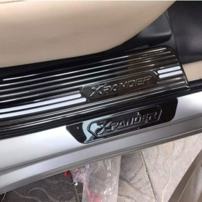  Bộ Ốp bậc cửa, Nẹp bước chân Titan dành cho xe Mitsubishi Xpander - Bên ngoài