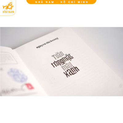 Sách - Tuần trăng mật màu xanh (Nguyễn Thị Hoàng) (Bản bìa da PU) (Nhã Nam HCM)