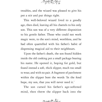 Harry Potter: The Tales Of Beedle The Bard (Paperback) Những chuyển kể của Beedle người hát rong (English Book)