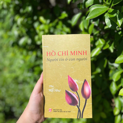 Sách - Hồ Chí Minh - Người Tin Ở Con Người