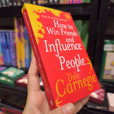 Sách - How to Win Friends and Influence People by Dale Carnegie - Self Help/ Nonfiction/ Business
