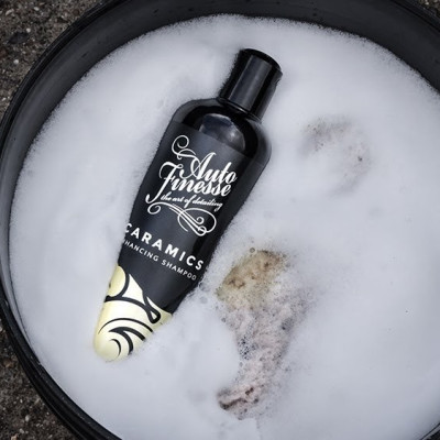CARAMICS Enhancing Shampoo - Dung dịch rửa xe đậm đặc có ceramic phủ bóng và bảo vệ Auto Finesse