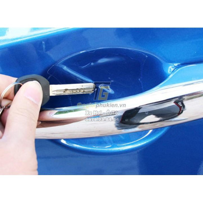 Bộ ốp tay nắm cửa xe Suzuki Ertiga 2019 mạ Crom - Tặng miếng dán trong suốt chống xước hõm cửa