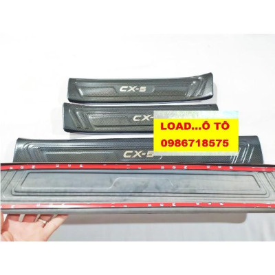 Ốp Bậc Cửa, Nẹp Bước Chân Trong Xe Mazda CX5 2022-2018 Mẫu Vân Carbon Cao Cấp