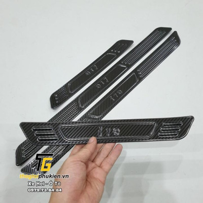 Bộ Ốp bậc cửa, Nẹp bước chân Hyundai Grand i10 2021 vân Carbon