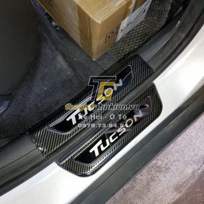 Bộ Ốp bậc cửa, Nẹp bước chân Hyundai Tucson 2016-2020 vân Carbon