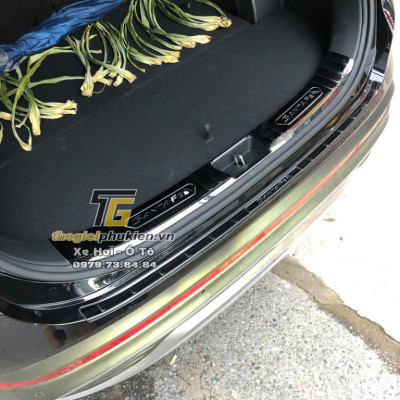 BỘ SẢN PHẨM Nẹp bước chân và ốp chống trầy cốp Hyundai Santafe 2021  - Mẫu Titan