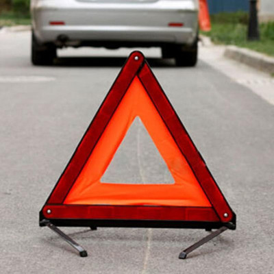 Tam giác phản quang ô tô cảnh báo nguy hiểm cho xe ô tô