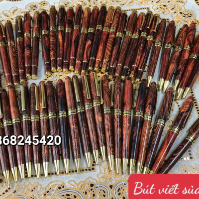 Bút bi viết bằng gỗ sưa bắc đẹp long lanh 