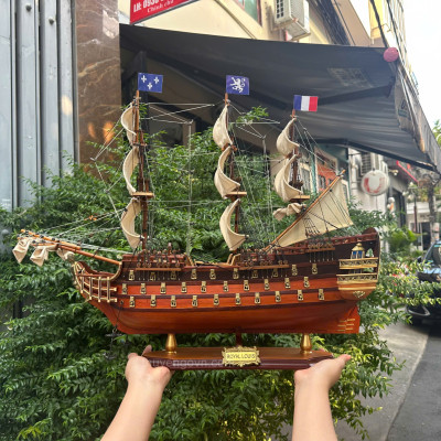 Thuyền gỗ trang trí ROYAL LOUIS, mô hình thuyền gỗ phong thủy chất liệu gỗ tràm nhiều kích thước