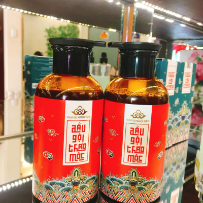 Dầu gội thảo mộc Phấn Nụ Hoàng Cung chai 300ml