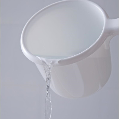 Combo chậu nhựa PP cao cấp tròn 4.5L + gáo nhựa 1.3L - made in Japan