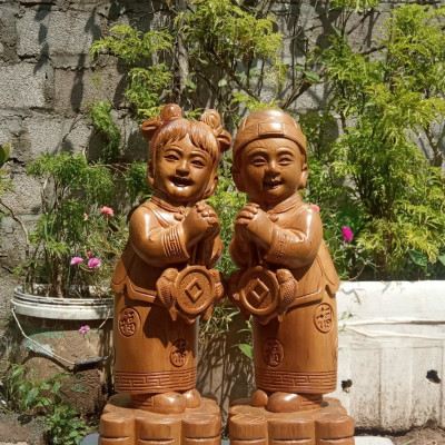 Cặp tượng điêu khắc tiểu đồng chúc phúc bằng gỗ bách xanh thơm nức kt cao 20cm 