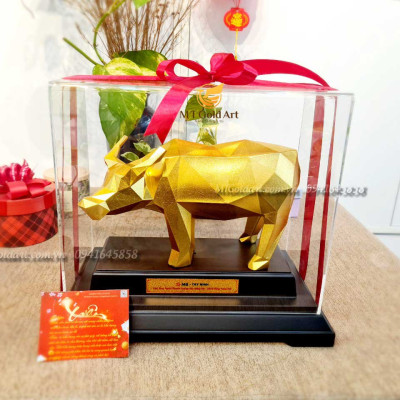 Tượng trâu hình khối dát vàng 24k 