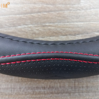 Bọc vô lăng cao cấp Macsim mã 8892 màu đen chỉ đỏ - chất liệu da thật - Khâu tay 100% size M phù hợp các loại xe