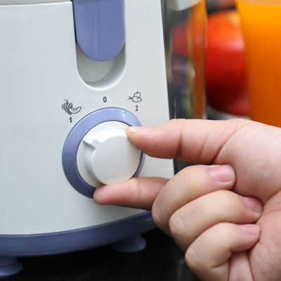 Máy Ép Trái Cây Philips HR1811 (300W) - Trắng Xanh - Hàng chính hãng