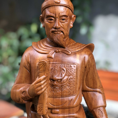 Tượng trần quốc tuấn ,trần hưng đạo vương một nhà quân sự lỗi lạc bằng gỗ hương đá kt cao 80cm