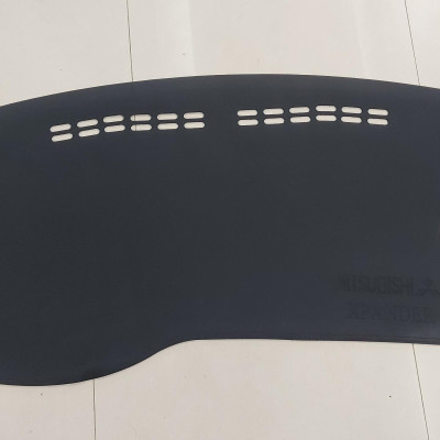 Thảm da Taplo vân Carbon Cao cấp dành cho xe Mitsubishi Xpander 2020 có khắc chữ Mitsubishi Xpander và cắt bằng máy lazer