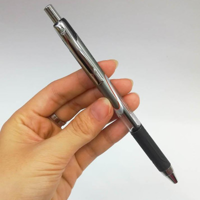 Bút Bi QuanTum 0.5mm 500 G - Mực Đen