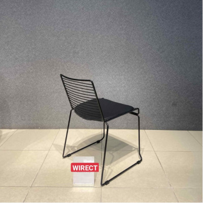 Ghế ngồi phòng ăn Juno Sofa WIRECT khung sắt 49 x 44 x 77 cm có nệm