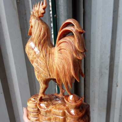 Tượng con gà bắng gỗ huyết long kt cao 30×16×6cm