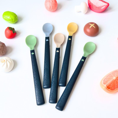 Thìa Ăn Dặm Tommee Tippee Softee, Cho Bé Từ 4 Tháng - Set 5 Thìa, Tách Lẻ (Giao Màu Ngẫu Nhiên)