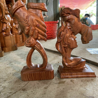 Tượng nghệ thuật trang trí mãi mãi bên nhau trọn đời gỗ hương đá kt 30×15cm