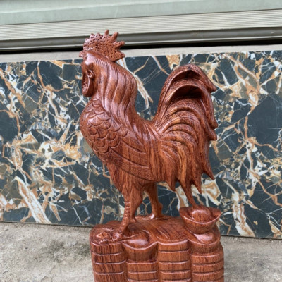 Tượng con gà trống bằng gỗ hương cao 20x10×5cm