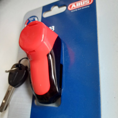 Khóa Đĩa xe máy Abus 303 màu đỏ đen - hình thật