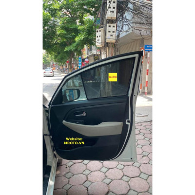 RÈM CHE NẮNG NAM CHÂM CHO XE KIA RONDO. 