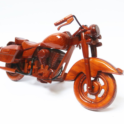 Xe mô tô Harley Road King gỗ