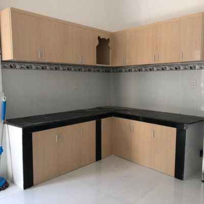 Tủ bếp trên/ dưới nhựa Juno Sofa thi công lắp ráp tận nhà
