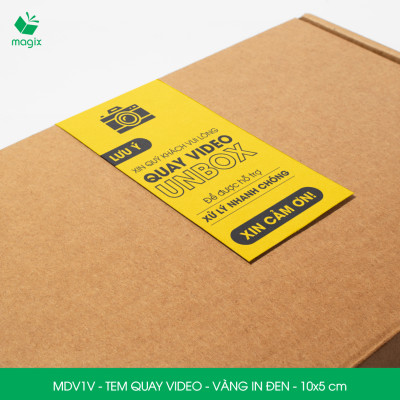 500 Tem chú ý quay video trước khi mở hàng, decal dán hộp - 10x5 cm - Vàng in đen - MDV1V