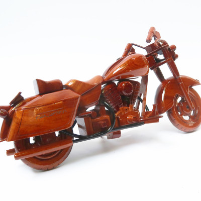 Xe mô tô Harley Road King gỗ