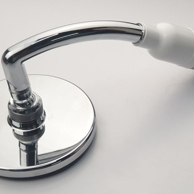 Bộ tay dây sen siêu tăng áp mặt tròn lõi lọc Vitamin C Eurolife EL-146SH (Trắng bạc)