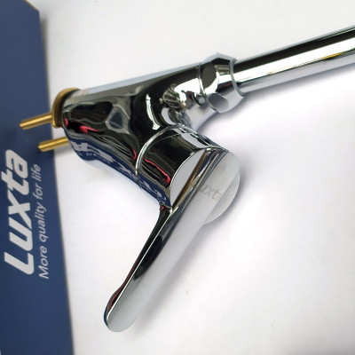 Vòi Rửa Bát Đồng Thau Mạ Crome Nóng Lạnh LUXTA L3203B - Thân uốn dẻo, đầu vòi tăng áp 2 chế độ