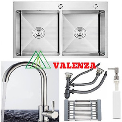 Combo chậu rửa chén bát inox hai hố cân 8245, vòi rửa bát cổ ngỗng nóng lạnh, bộ xả chậu, bình xà phòng,  rá inox gác chậu