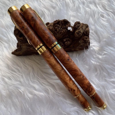 Bút gỗ Nu Huyết Long nắp đậy hàng vip (PE997N) thơm mùi gỗ - Lõi bút nhập khẩu Châu Âu