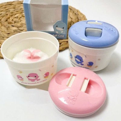 HỘP ĐỰNG PHẤN RÔM CHO BÉ KÈM BÔNG PHẤN KUKU KU5345