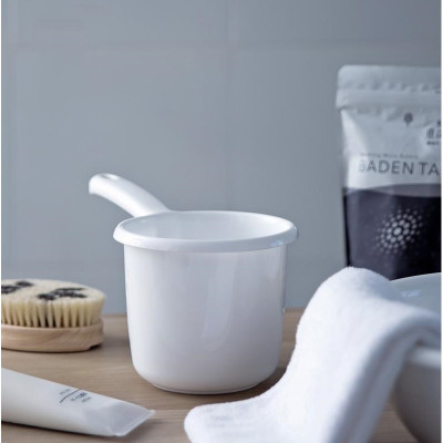 Combo gáo nước 1.3L + vỉ 5 chiếc móc treo quần áo - made in Japan