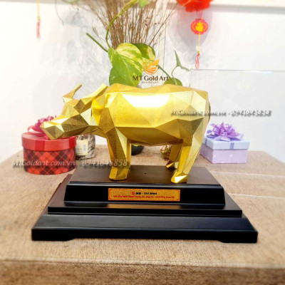 Tượng trâu hình khối dát vàng 24k 