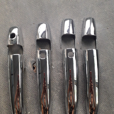 Bộ Ốp Tay Cửa mạ crom xe Suzuki Ertiga Form 2018-2019 có lỗ khoá từ