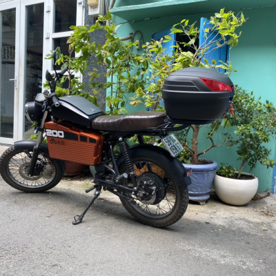 Thùng Givi B27N gắn cho xe máy điện Datbike Weaver 200, thùng Givi B27N và baga gắn cho Weaver200