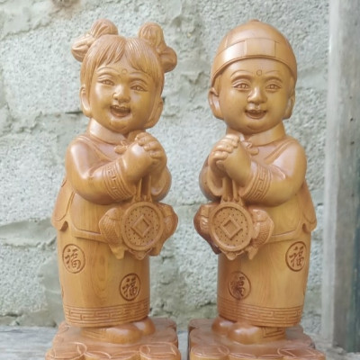 Cặp tượng điêu khắc tiểu đồng chúc phúc bằng gỗ bách xanh thơm nức kt cao 20cm 